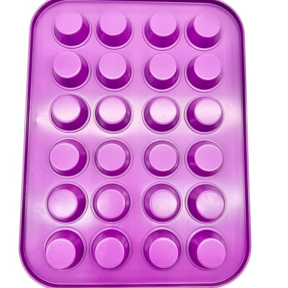 3-Piece Multicolor Metal Mini-Cake, Muffin and Cupcake Baking Pan Set - Picture 4 of 10